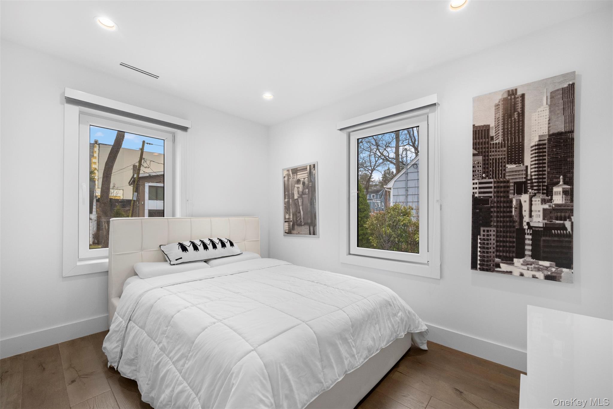 2 Hewlett Place Property Photo 28