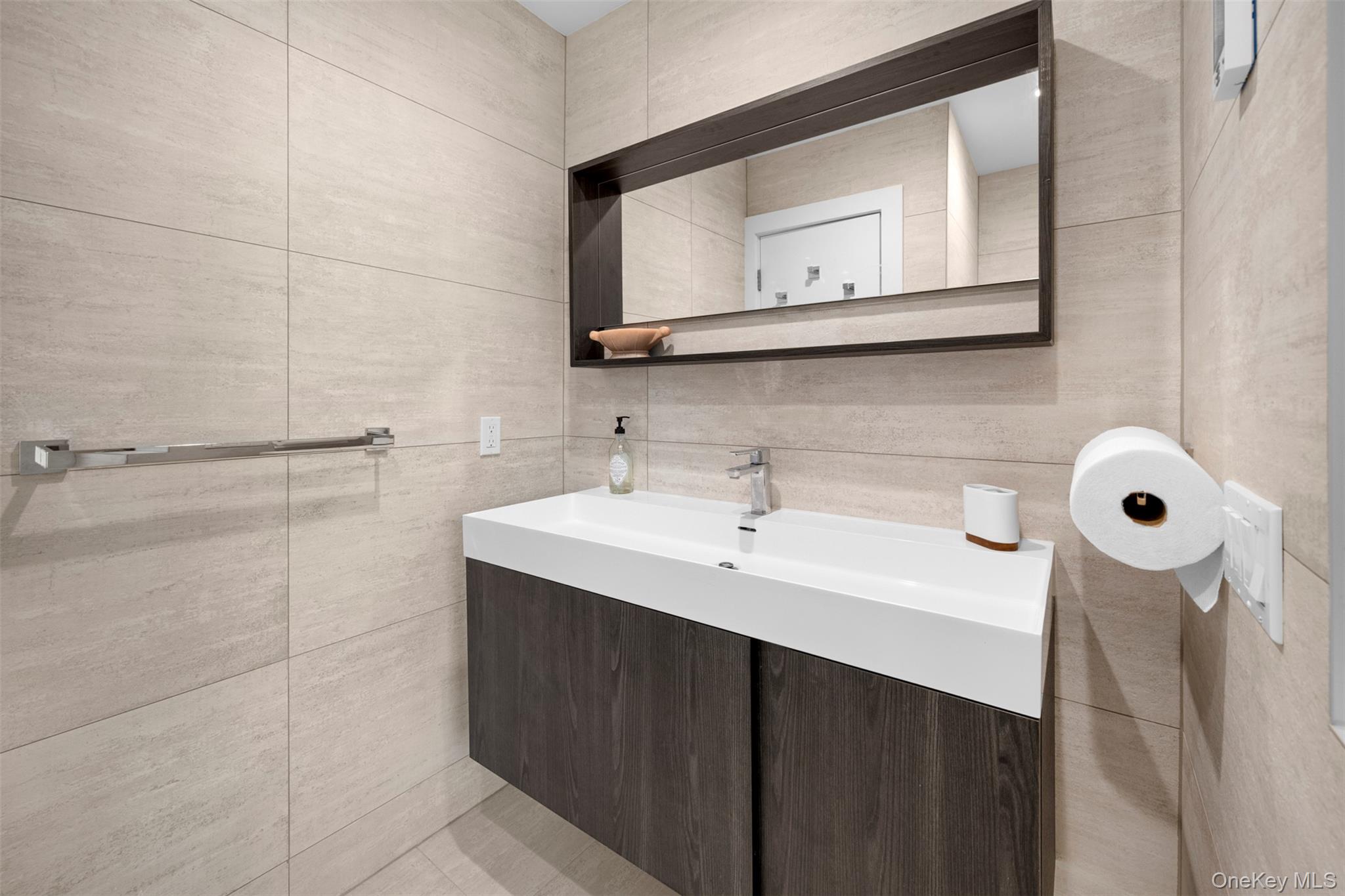 2 Hewlett Place Property Photo 30