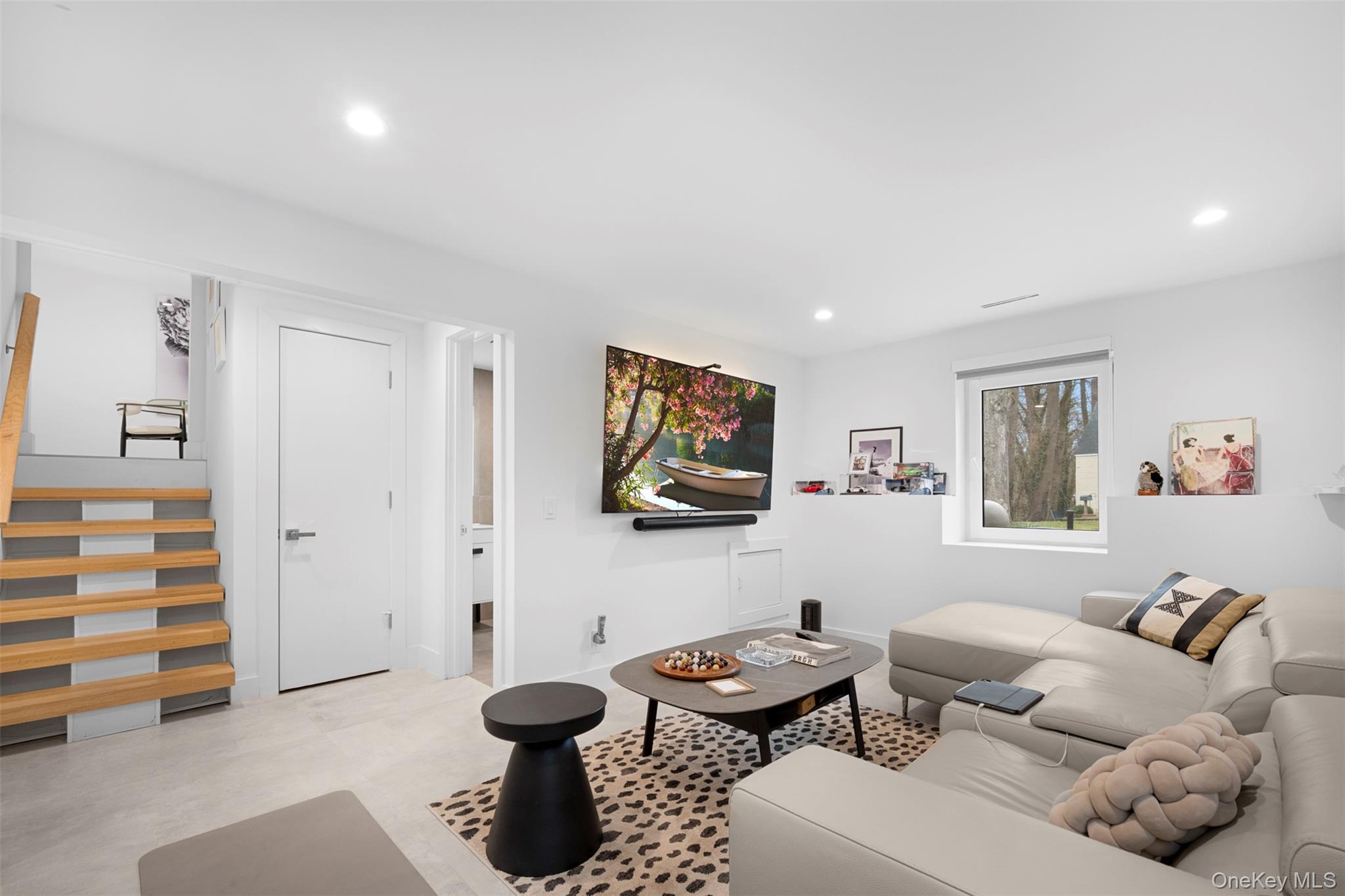 2 Hewlett Place Property Photo 33