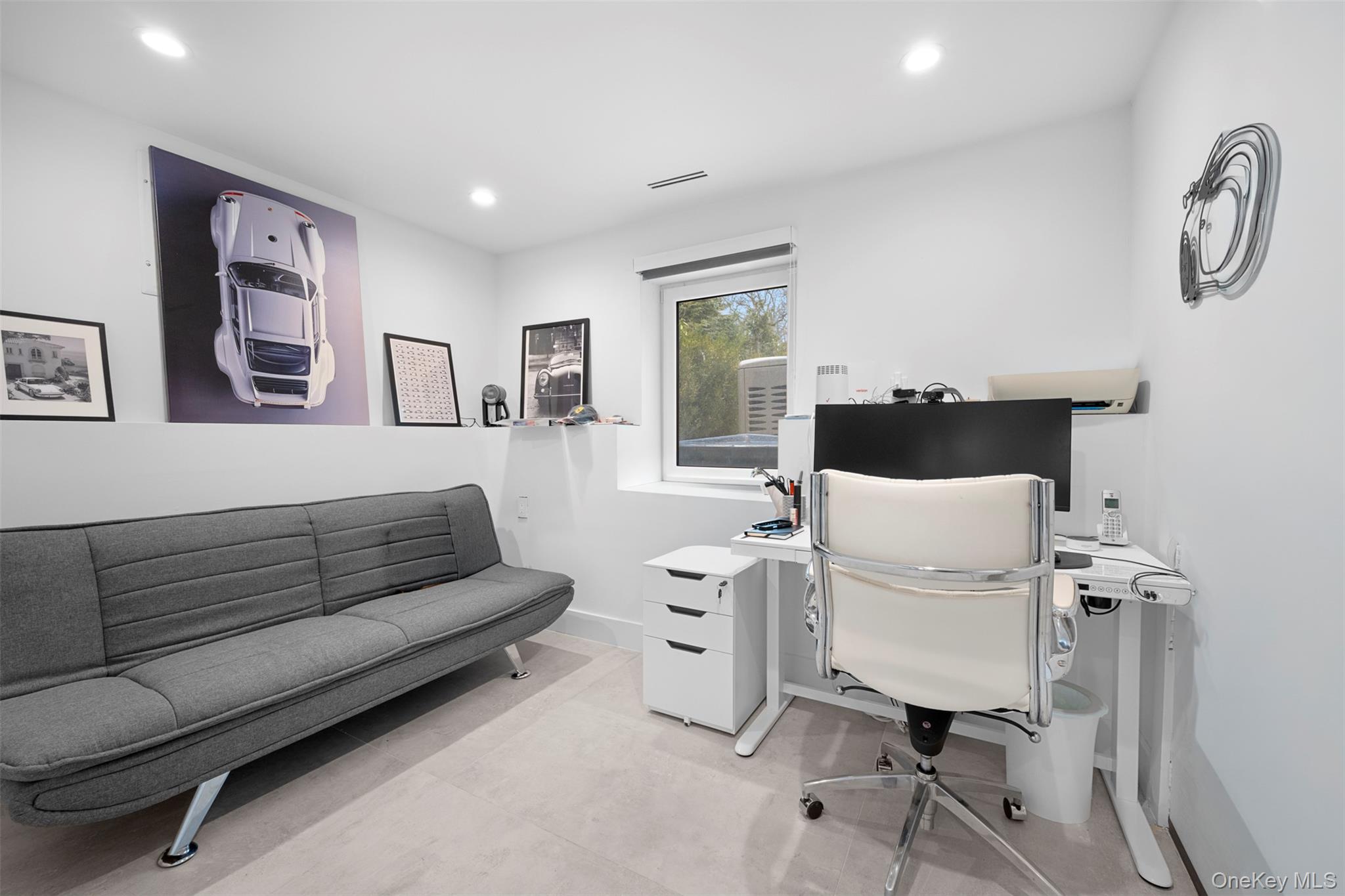 2 Hewlett Place Property Photo 37