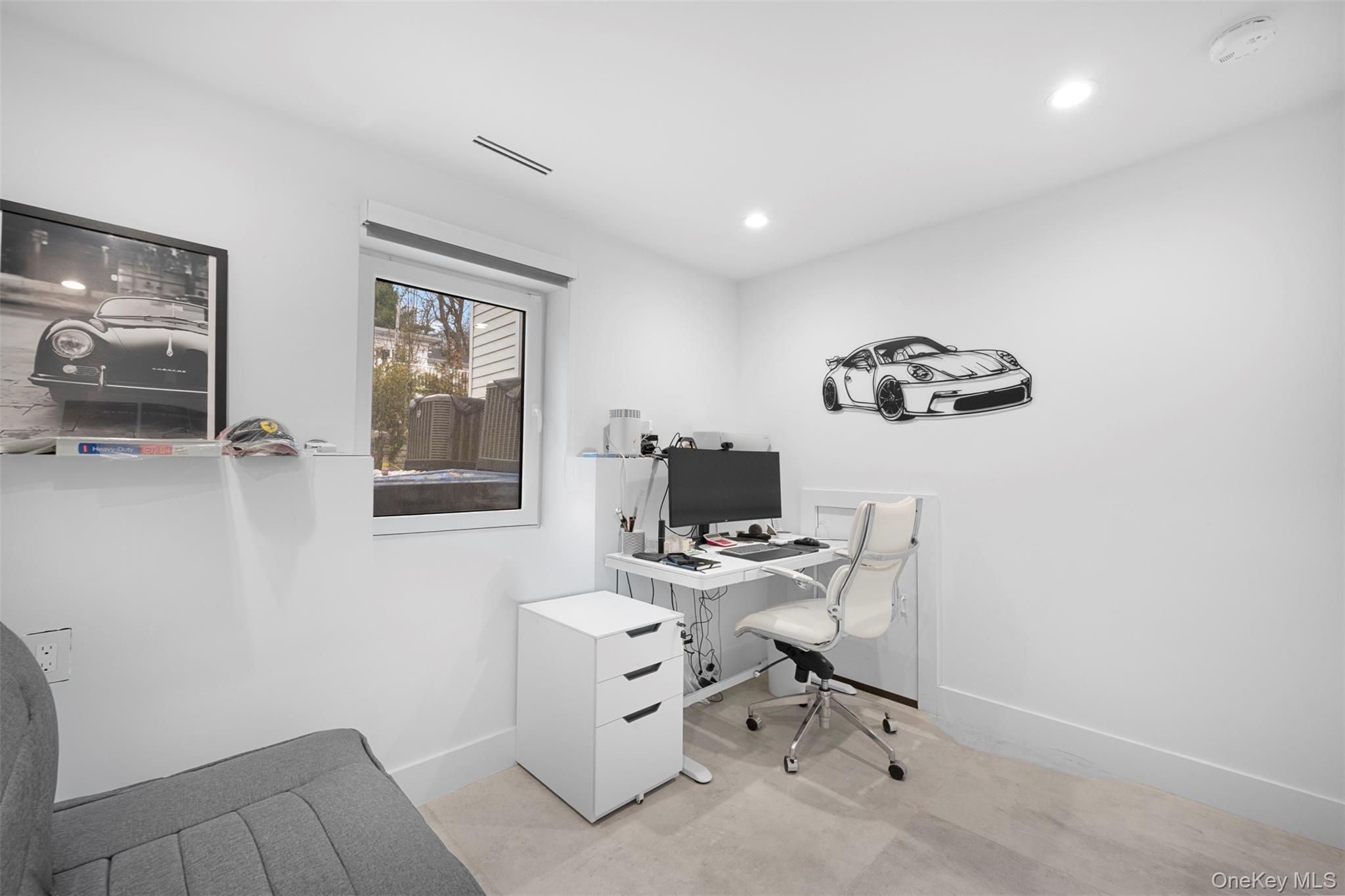 2 Hewlett Place Property Photo 38