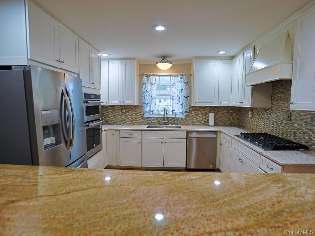 68 Weaver Street Property Photo 7