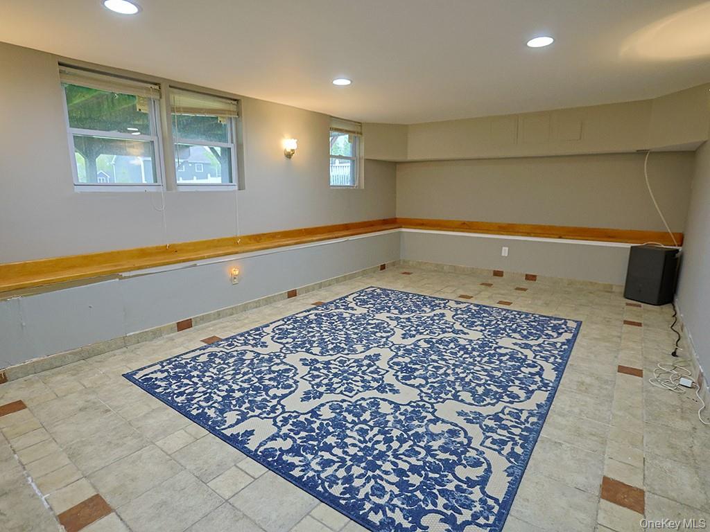 68 Weaver Street Property Photo 31