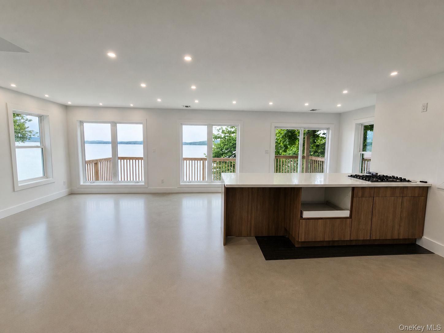 44 Riverside Avenue Property Photo 2