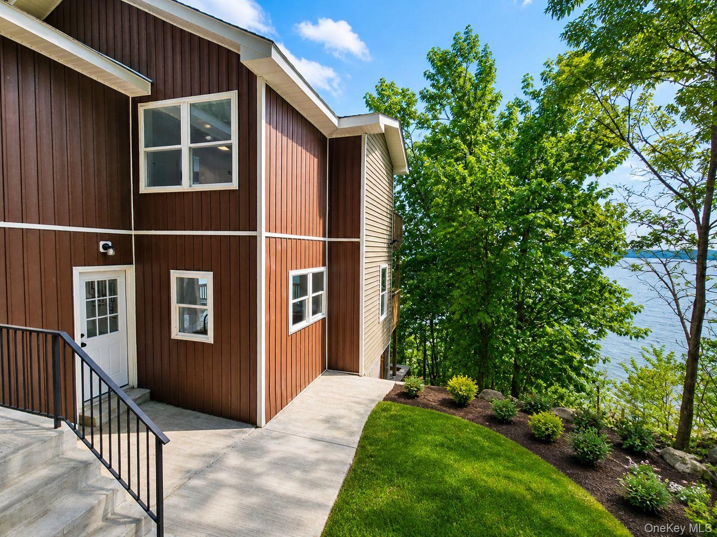 44 Riverside Avenue Property Photo 8