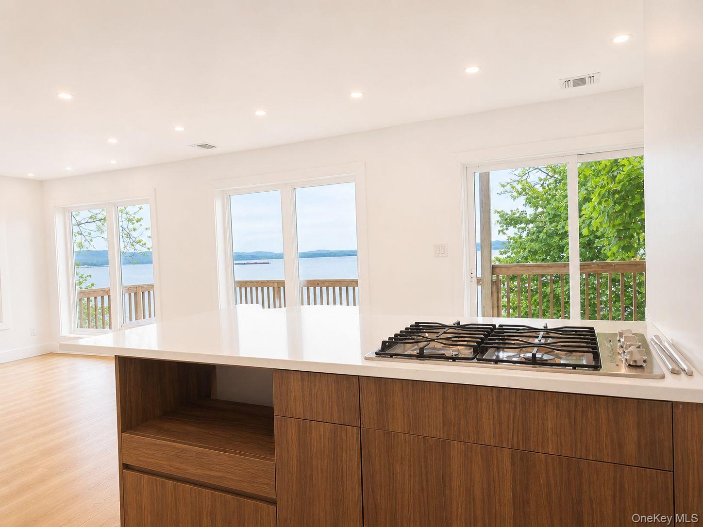 44 Riverside Avenue Property Photo 11