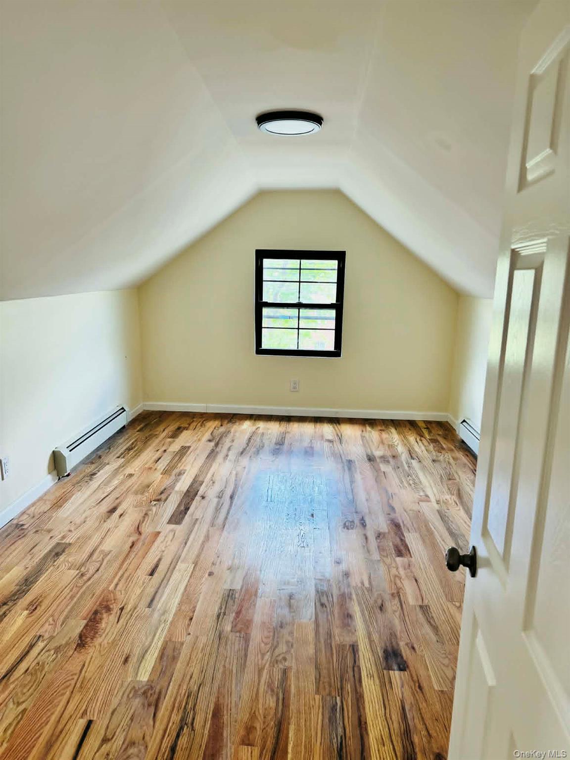 2121 Troy Avenue Property Photo 8