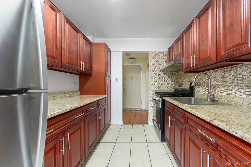 83-25 Vietor Avenue 7-g Property Photo 4