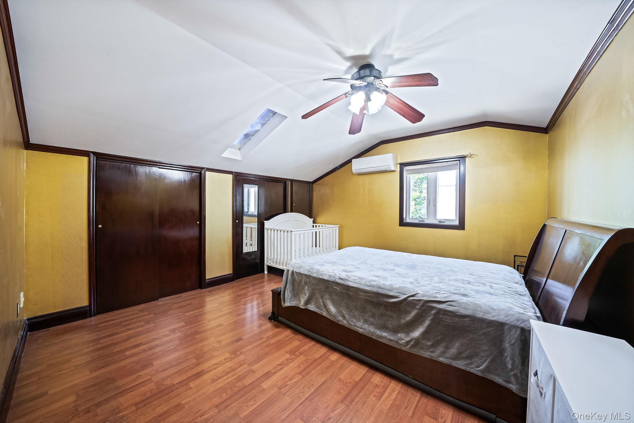 51-78 72nd Place Property Photo 20