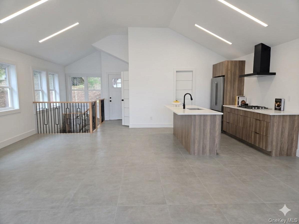 46 Riverside Avenue Property Photo 5