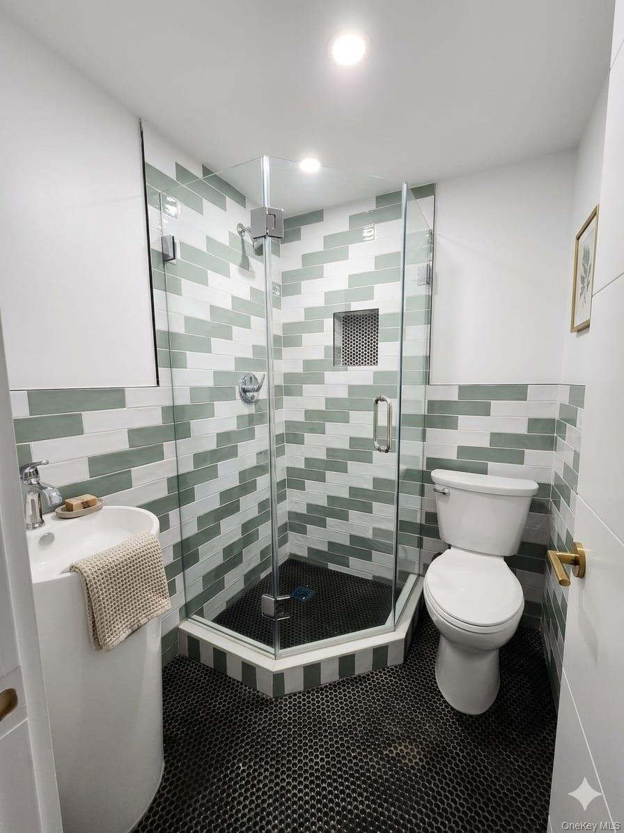 46 Riverside Avenue Property Photo 7