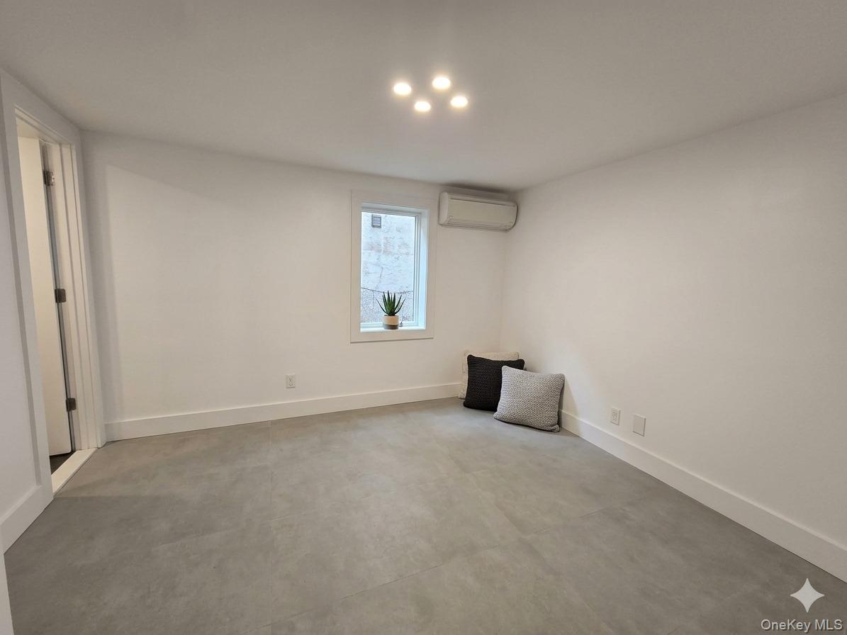 46 Riverside Avenue Property Photo 8