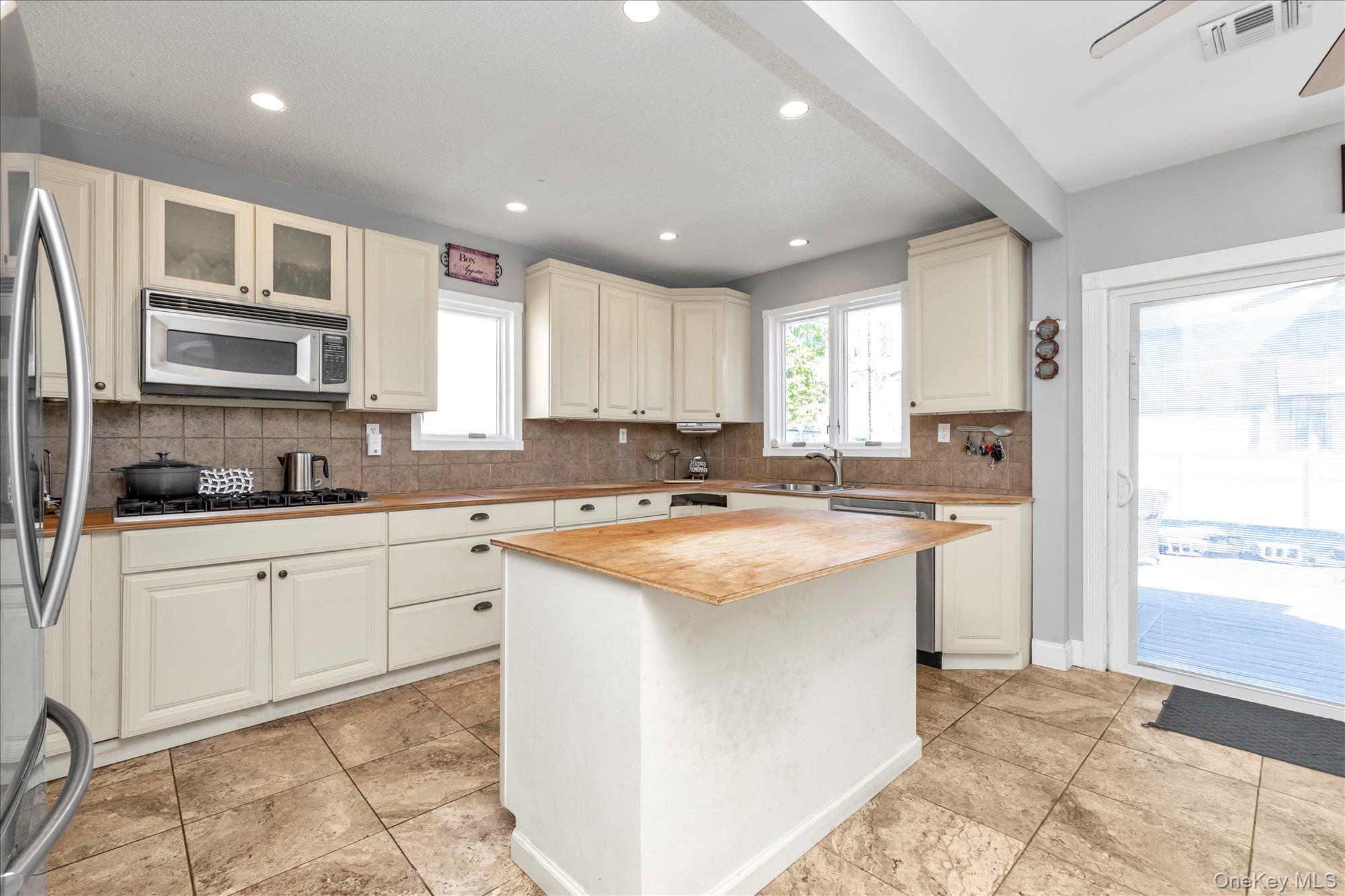 2457 Williams Court Property Photo 11