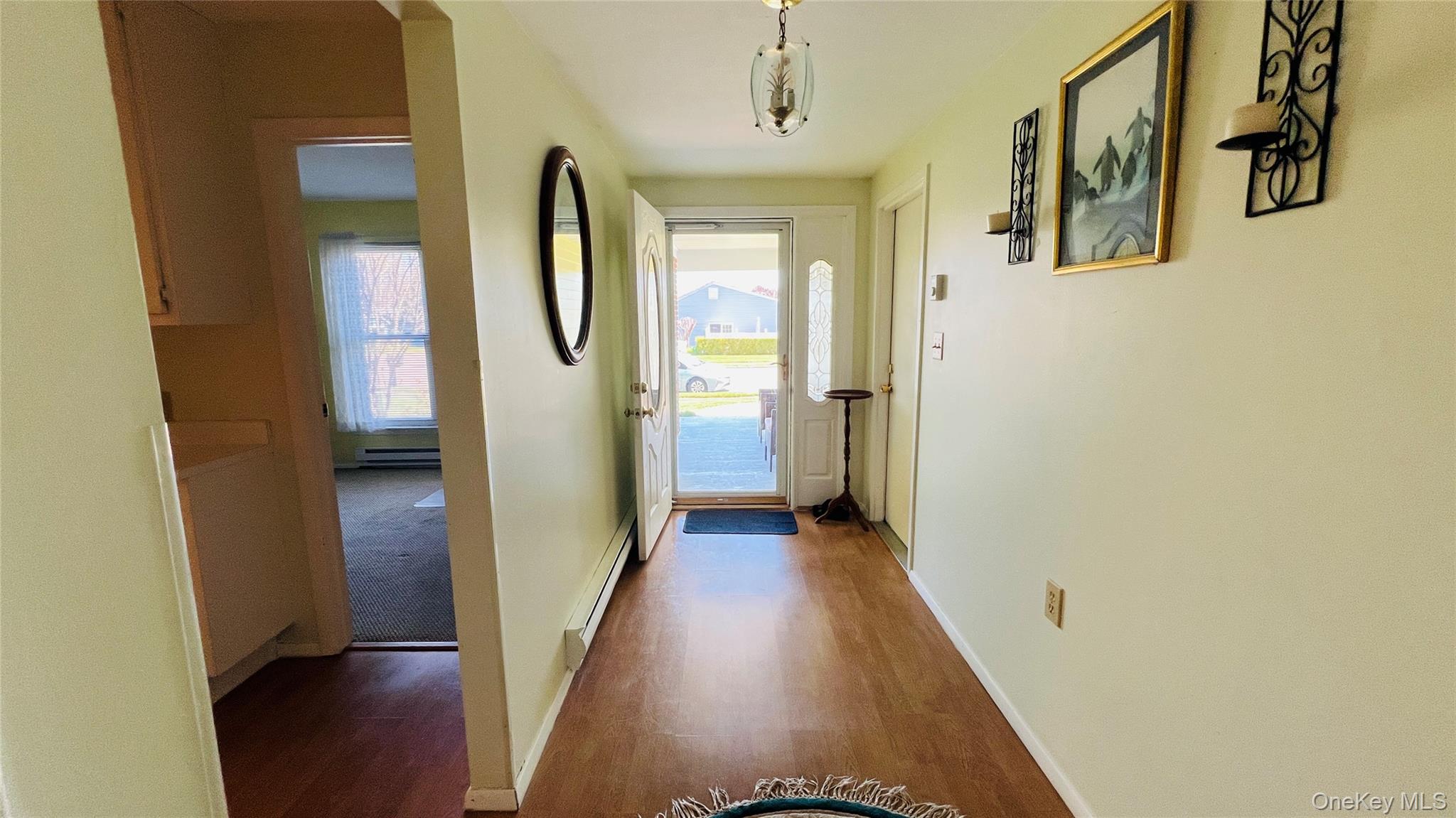 541 Stratford Lane Property Photo 3