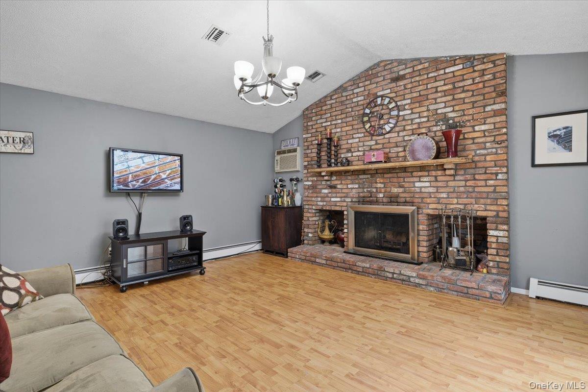 10 Calicotree Lane Property Photo 6