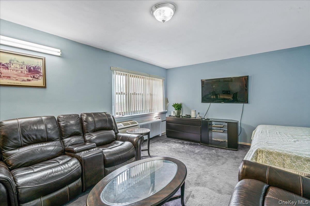 144-55 Melbourne Ave 2e Property Photo 4