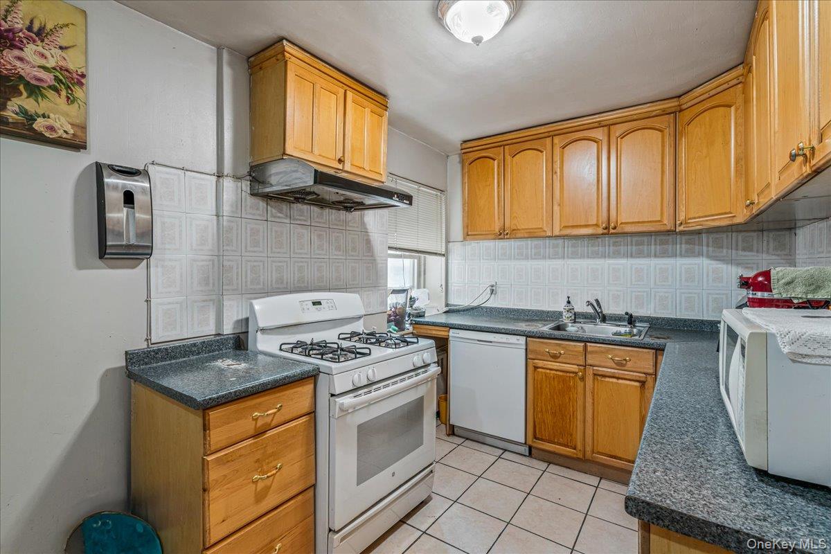 144-55 Melbourne Ave 2e Property Photo 12