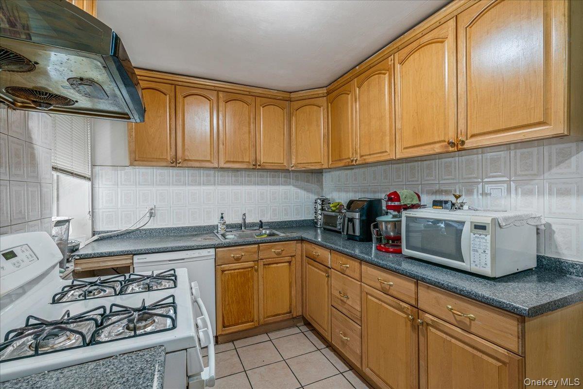 144-55 Melbourne Ave 2e Property Photo 13