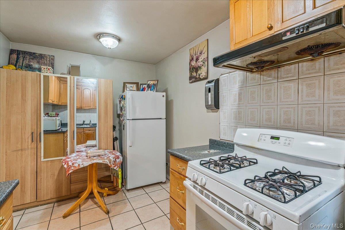 144-55 Melbourne Ave 2e Property Photo 14