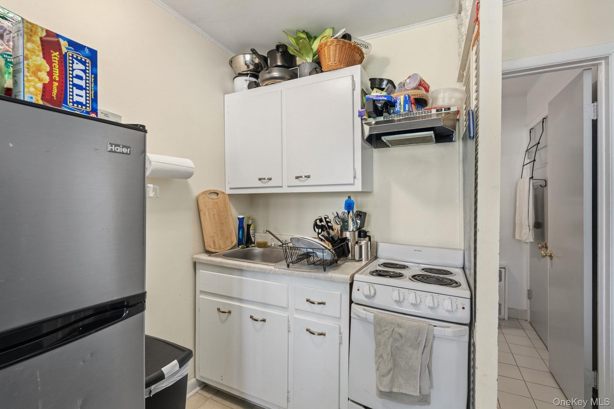 194 Jersey Avenue A Property Photo 3