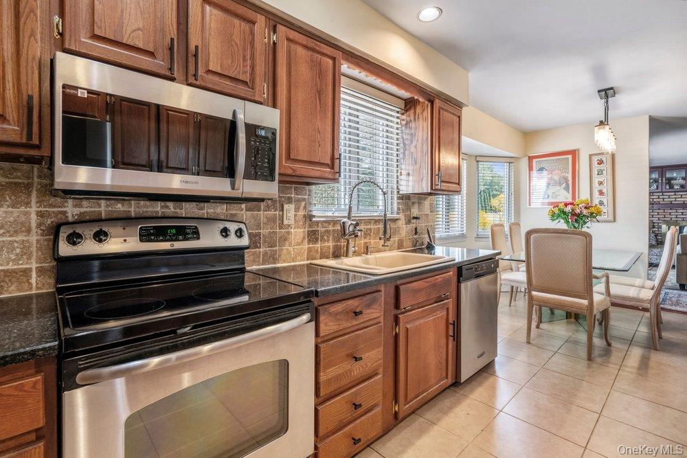 18 Lincoln Avenue Property Photo 15