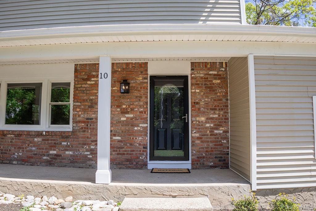 10 Tudor Drive Property Photo 4