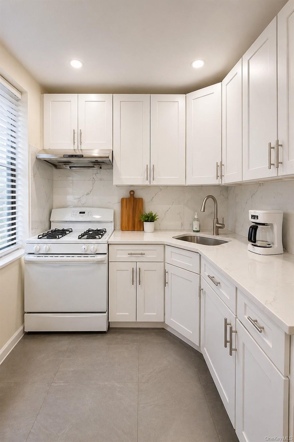 13916 28 Road Z Property Photo 6