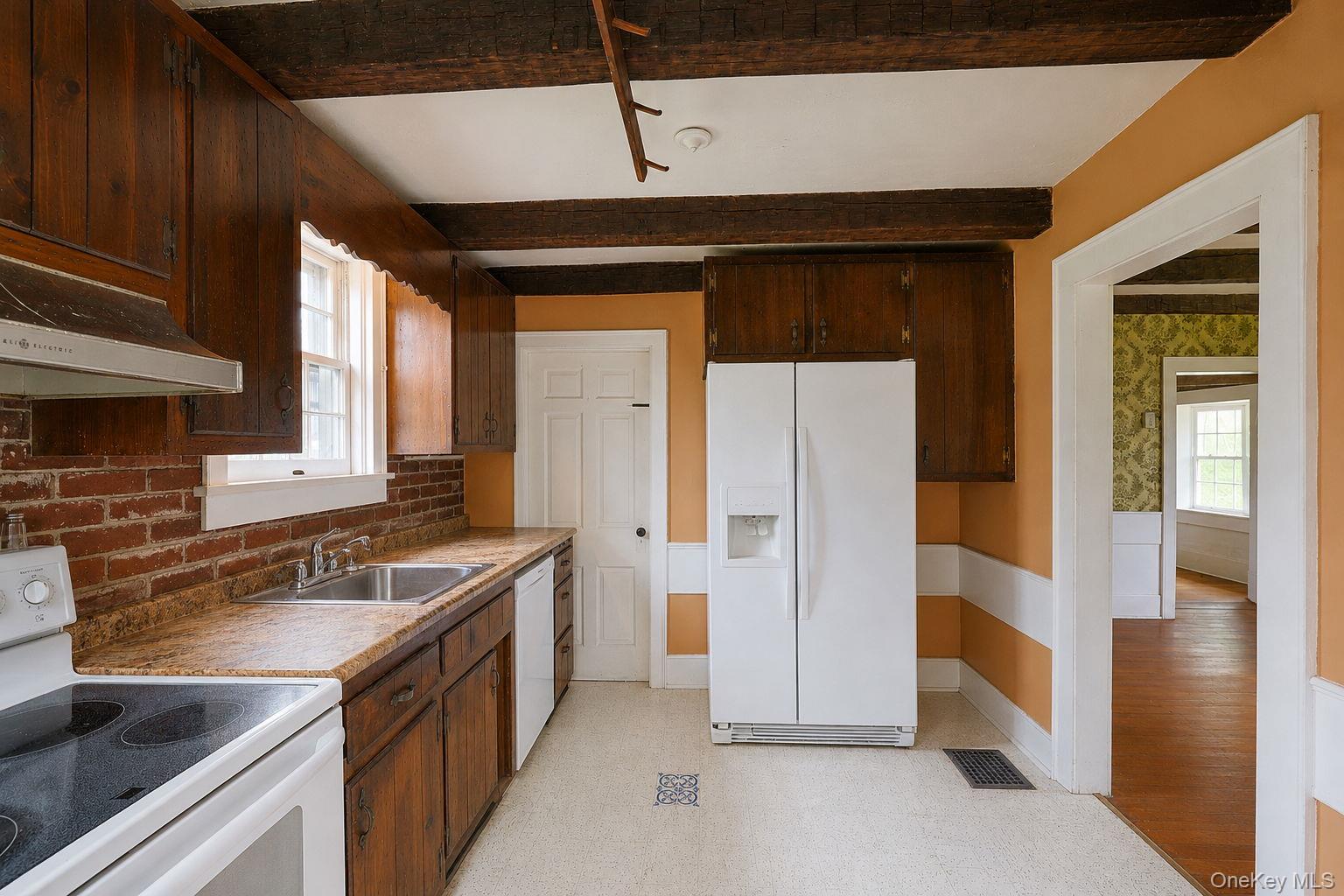82 Lower Road Property Photo 9