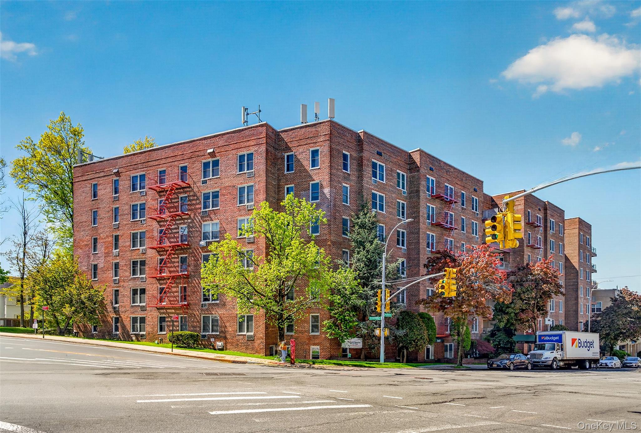 241-20 Northern Boulevard 4P Property Photo 1