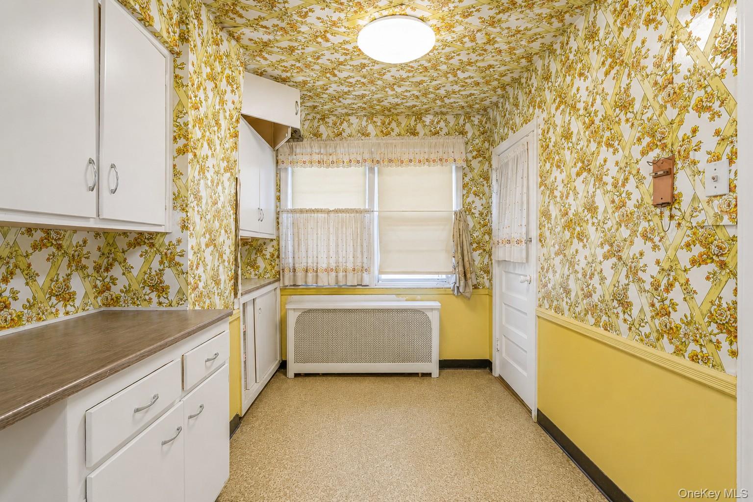 3231 163rd Street Property Photo 6