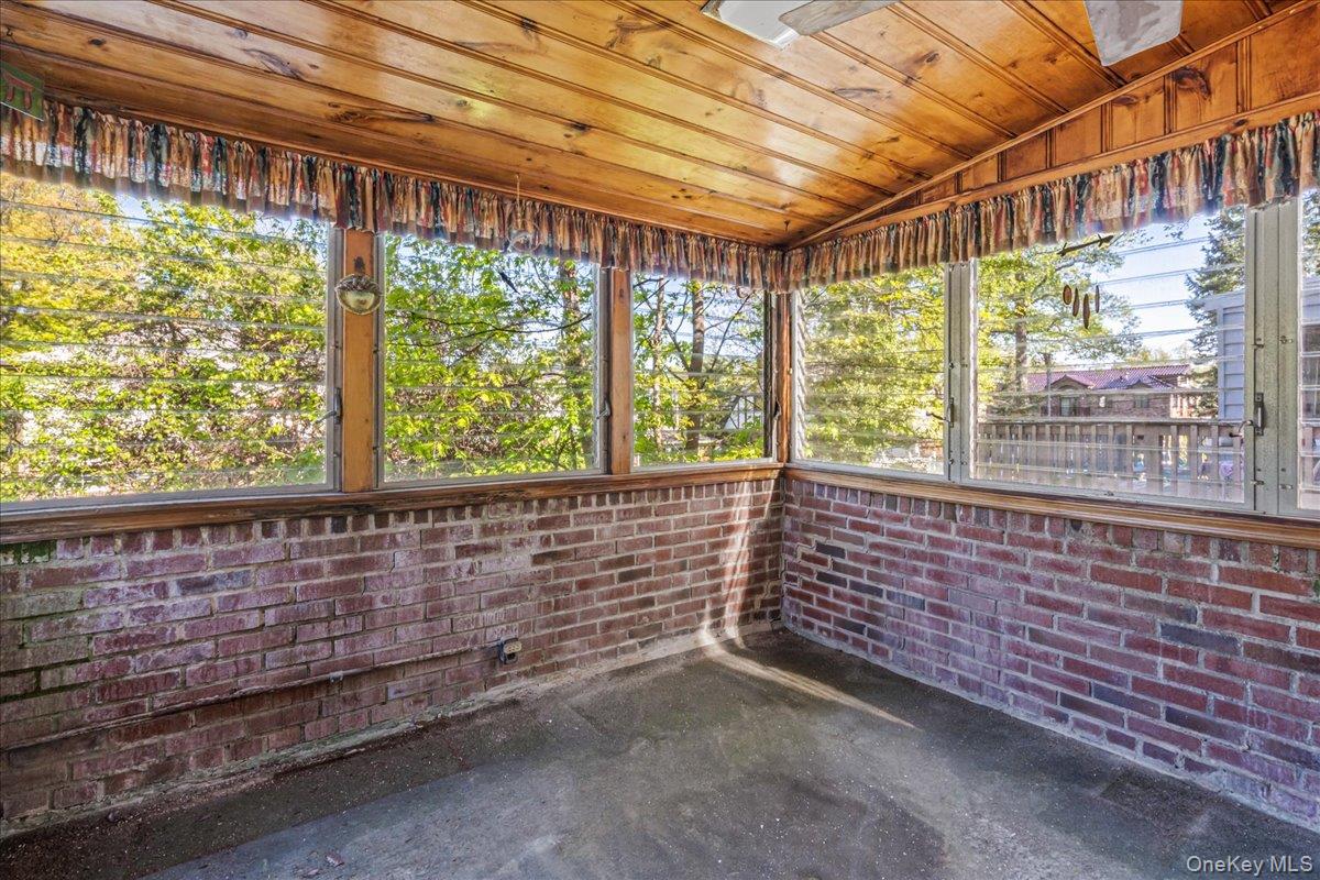 3231 163rd Street Property Photo 9