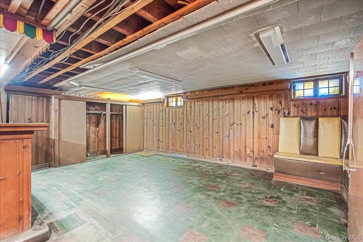 3231 163rd Street Property Photo 16