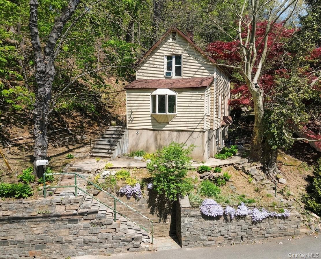 18 Columbus Ave Property Photo 2