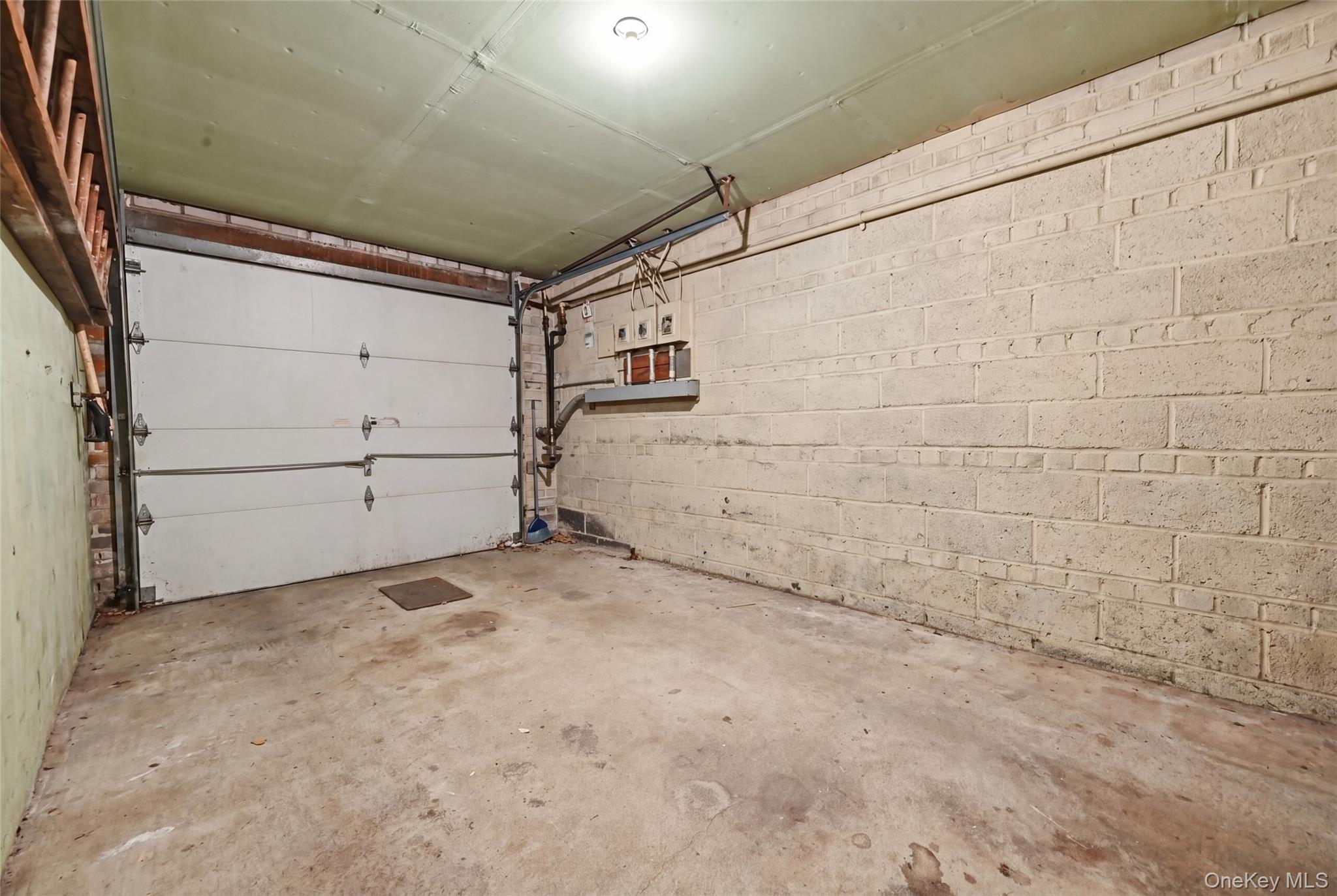 26505 Hillside Avenue Property Photo 6