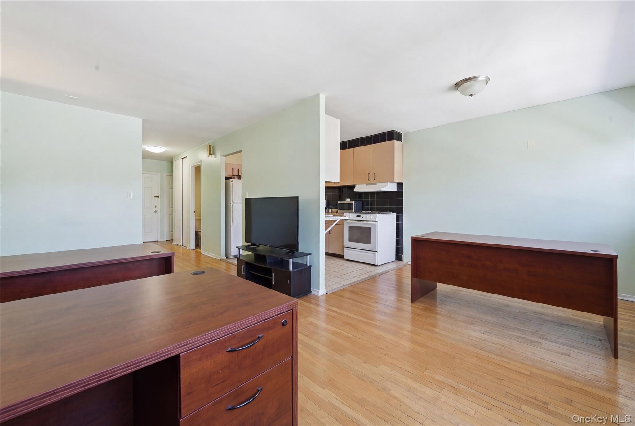 26505 Hillside Avenue Property Photo 7