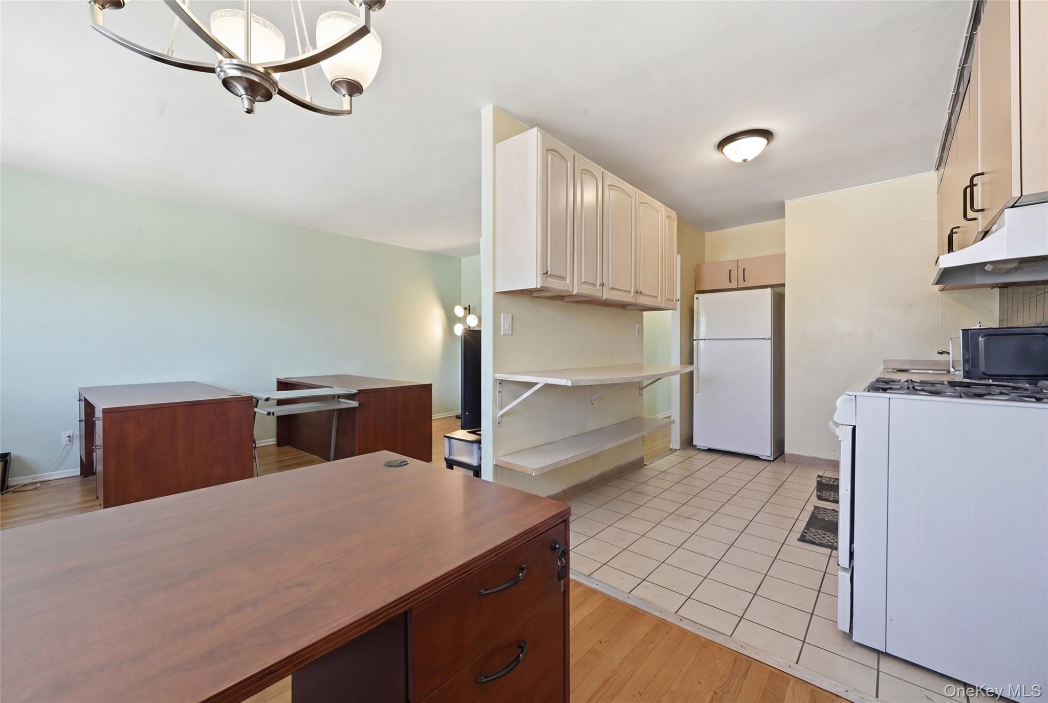 26505 Hillside Avenue Property Photo 10