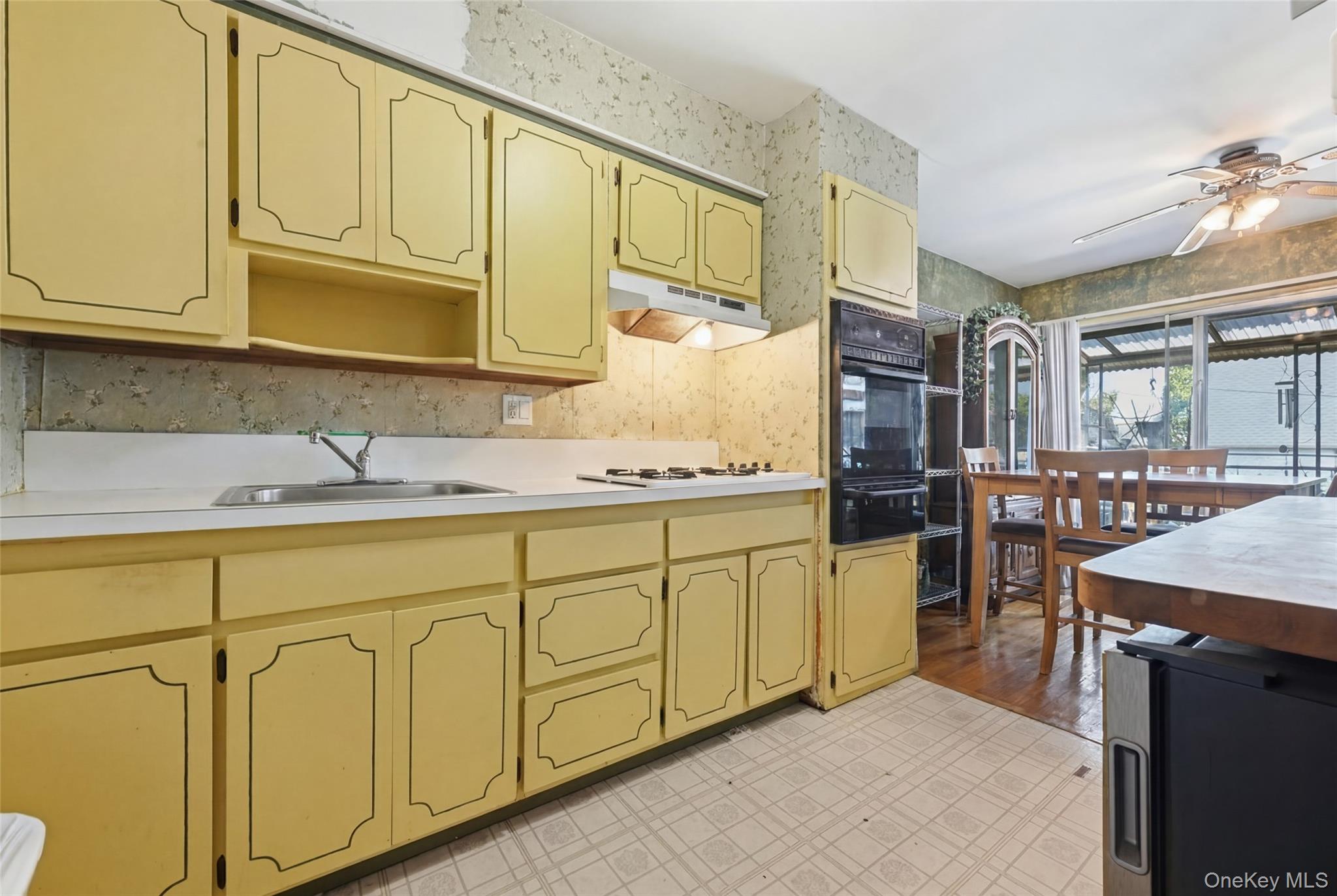 26505 Hillside Avenue Property Photo 16