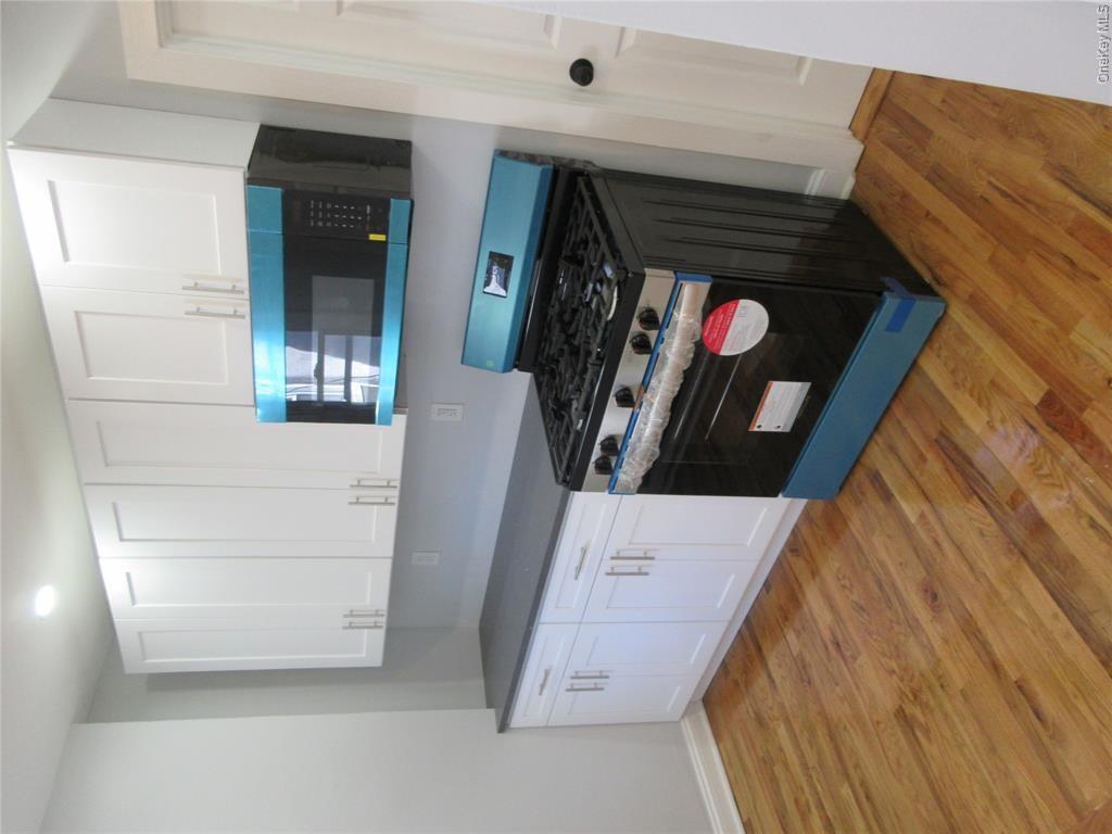 949 E 213th Street Fl-2 Property Photo 6