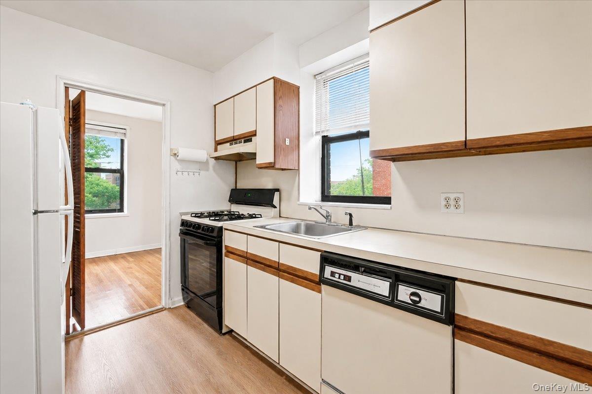 102-12 65th Avenue C35 Property Photo 16