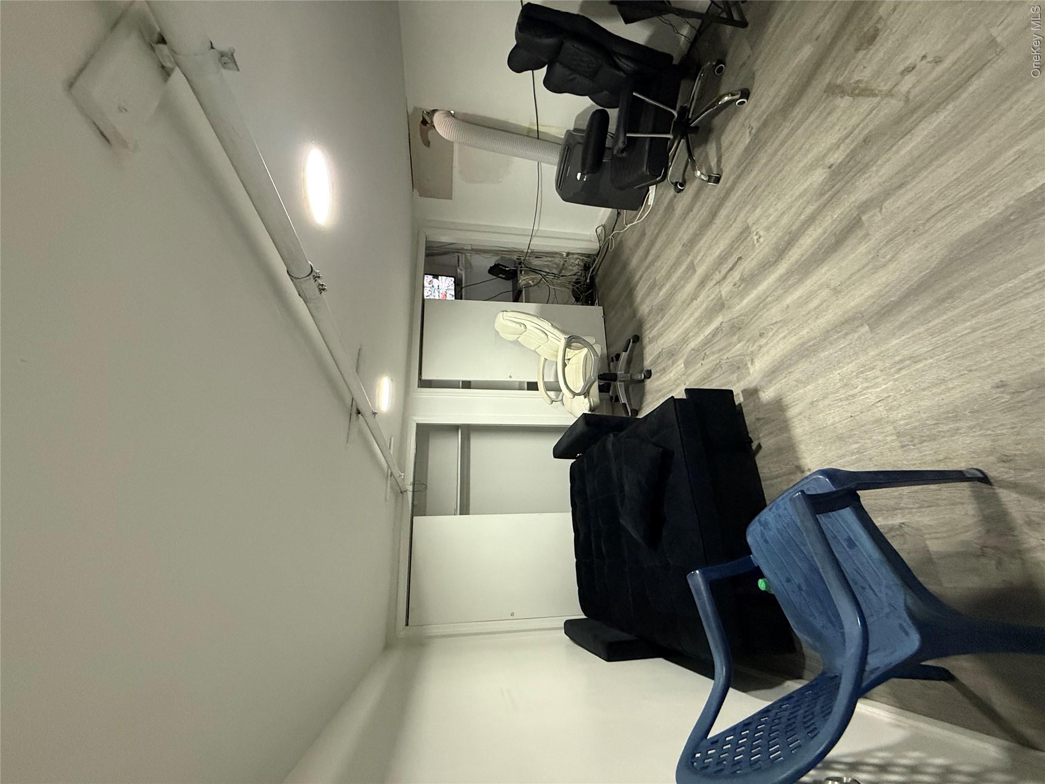 18204 Liberty Avenue Property Photo 8