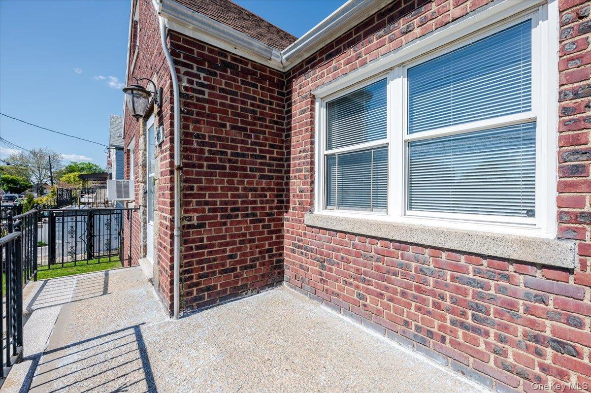 812 Swinton Avenue Property Photo 3