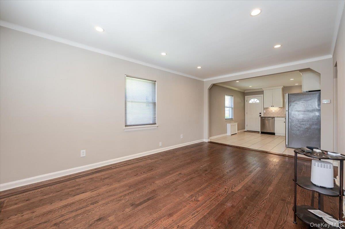 812 Swinton Avenue Property Photo 11