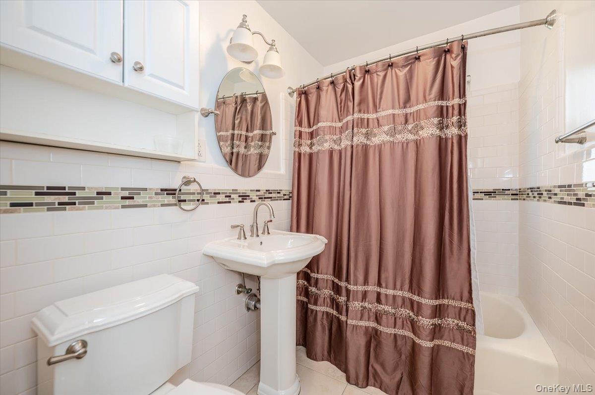 812 Swinton Avenue Property Photo 17