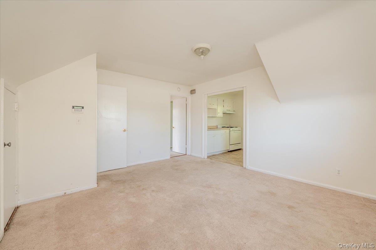 812 Swinton Avenue Property Photo 20