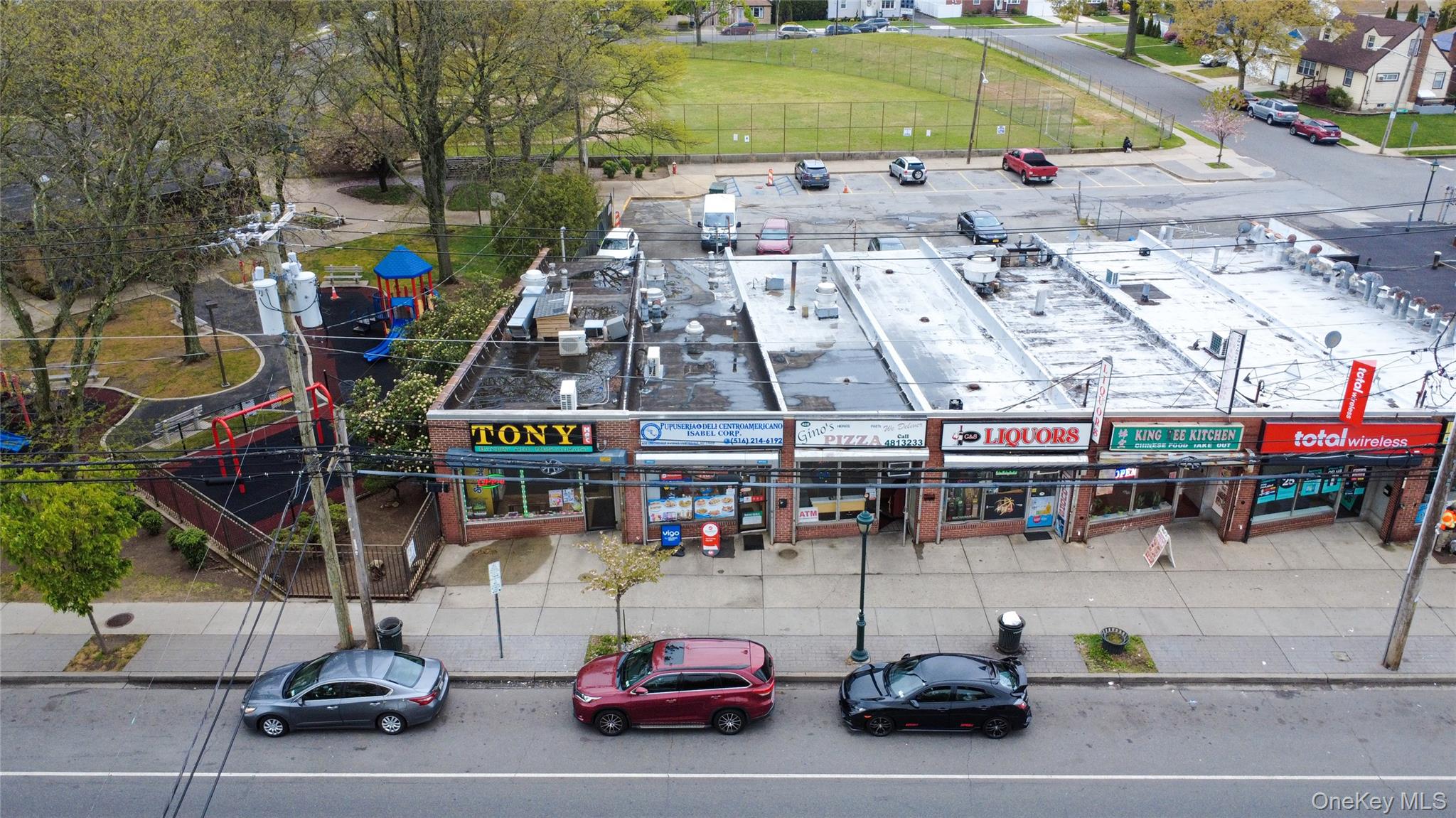 430 Uniondale Ave Property Photo 17