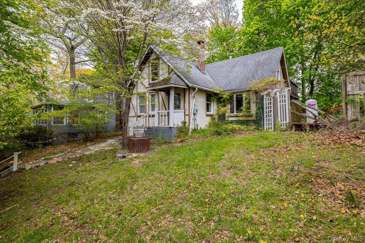 7 Amagansett Drive Property Photo 2