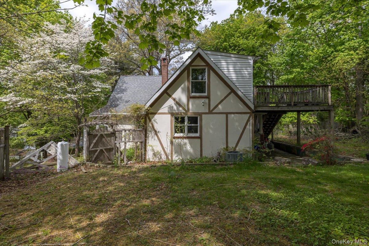 7 Amagansett Drive Property Photo 3