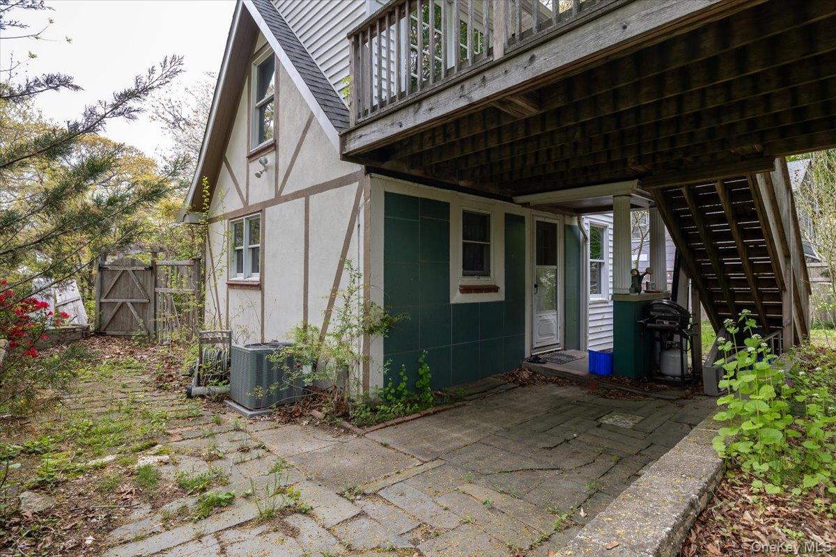 7 Amagansett Drive Property Photo 6