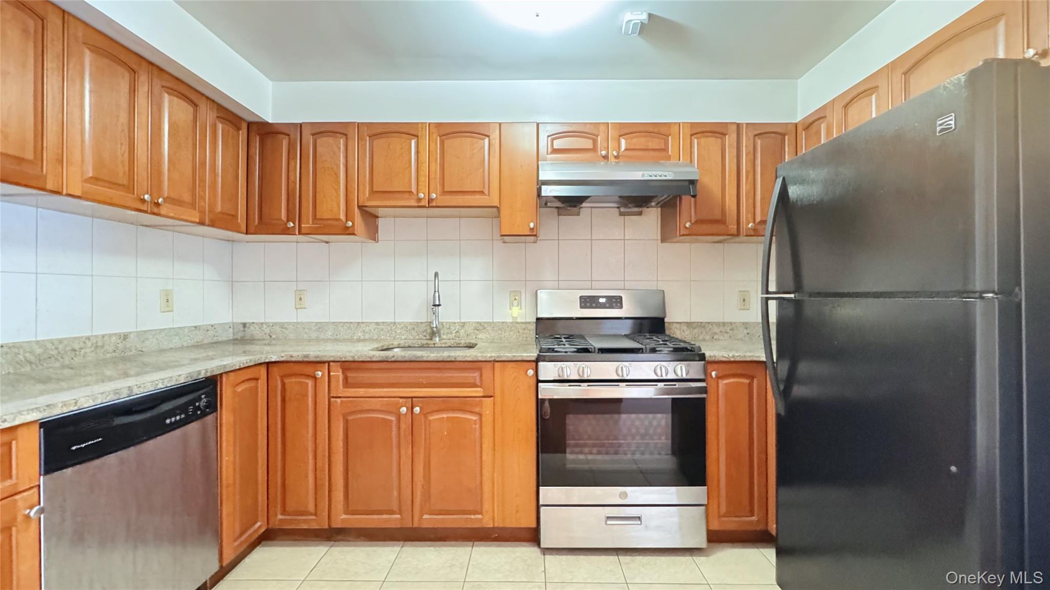 6434 Grand Central Parkway 3d Property Photo 5