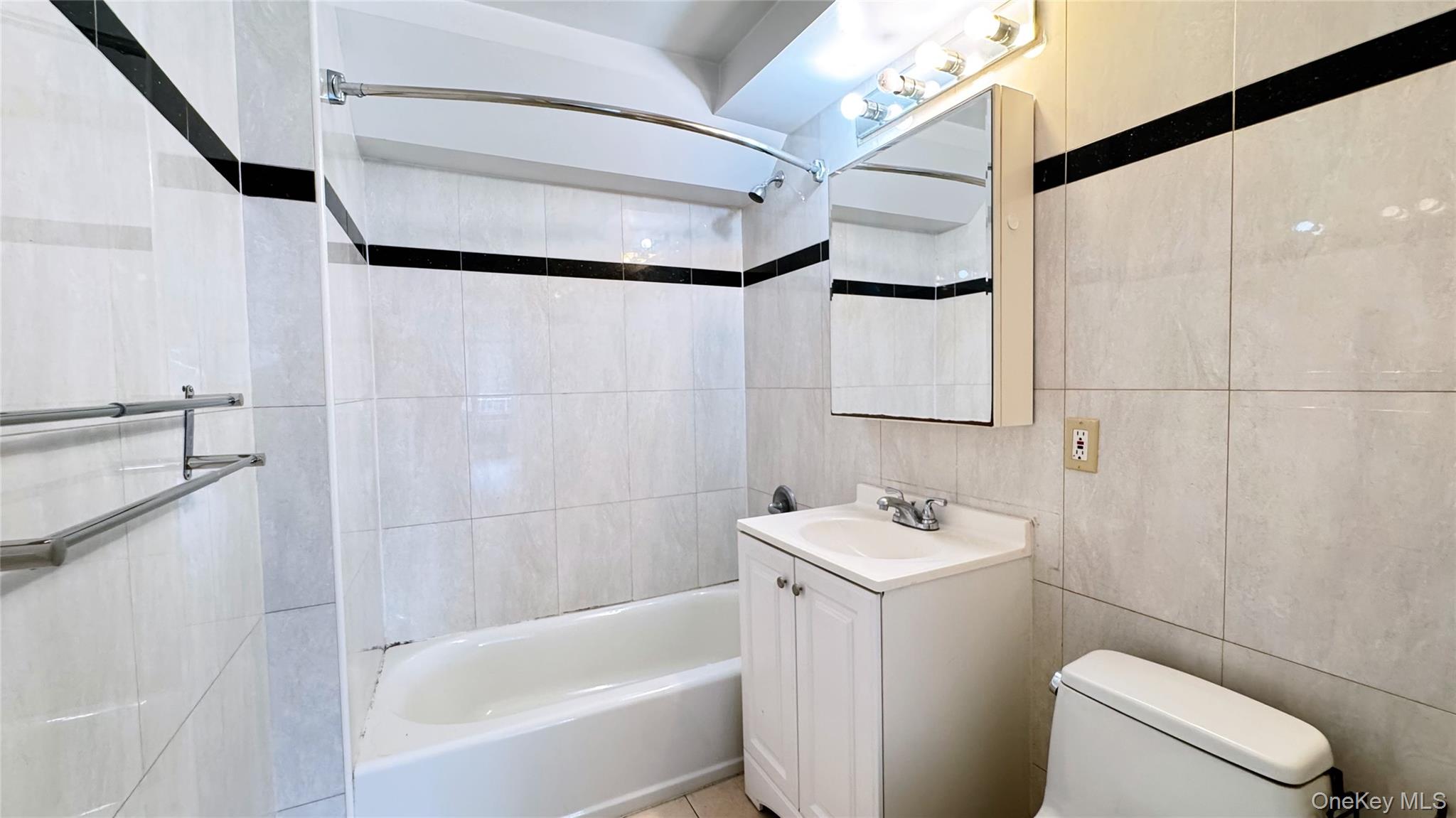 6434 Grand Central Parkway 3d Property Photo 10